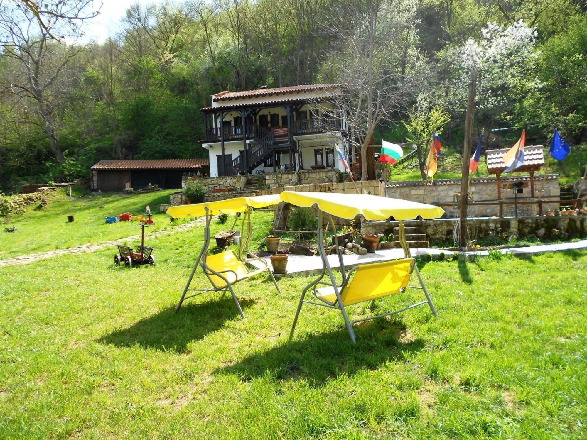 Milkovata Guest House Koshov Exteriör bild