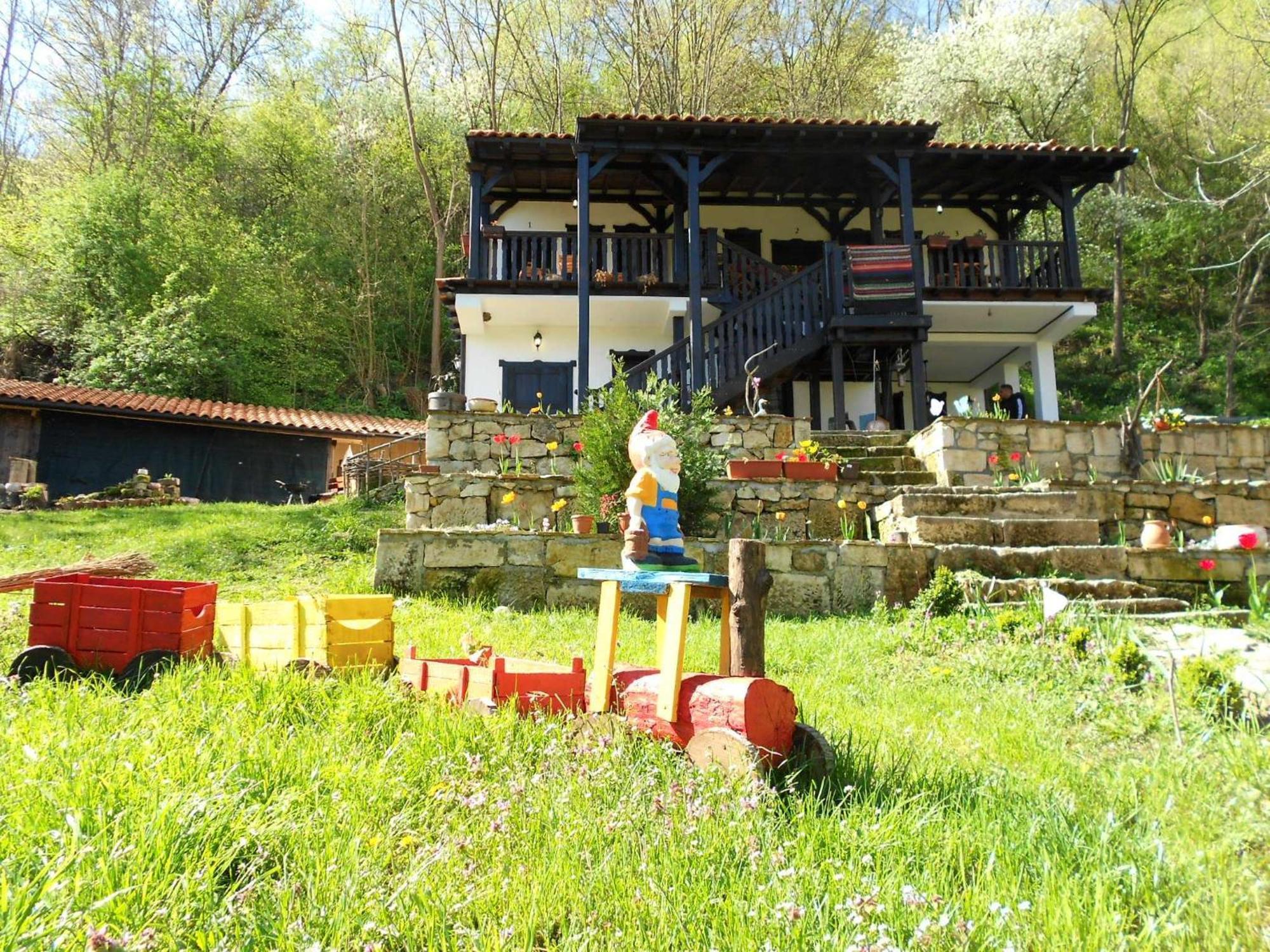 Milkovata Guest House Koshov Exteriör bild